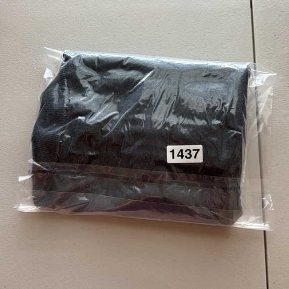 UNTUCKit Belguardo Gray 100% Extra Fine Merino Wool Men's Sweater Medium - Picture 13 of 13